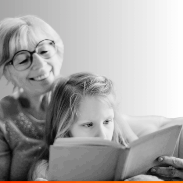 vrouw lees kind voor