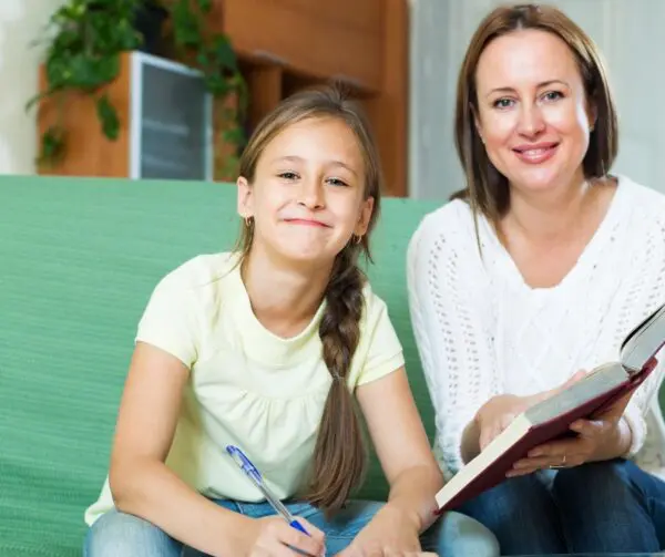 Marielle (r) samen met haar dochter Dafne
