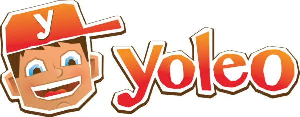 logo van Yoleo leesgame met mascotte (lachende jongen met pet)